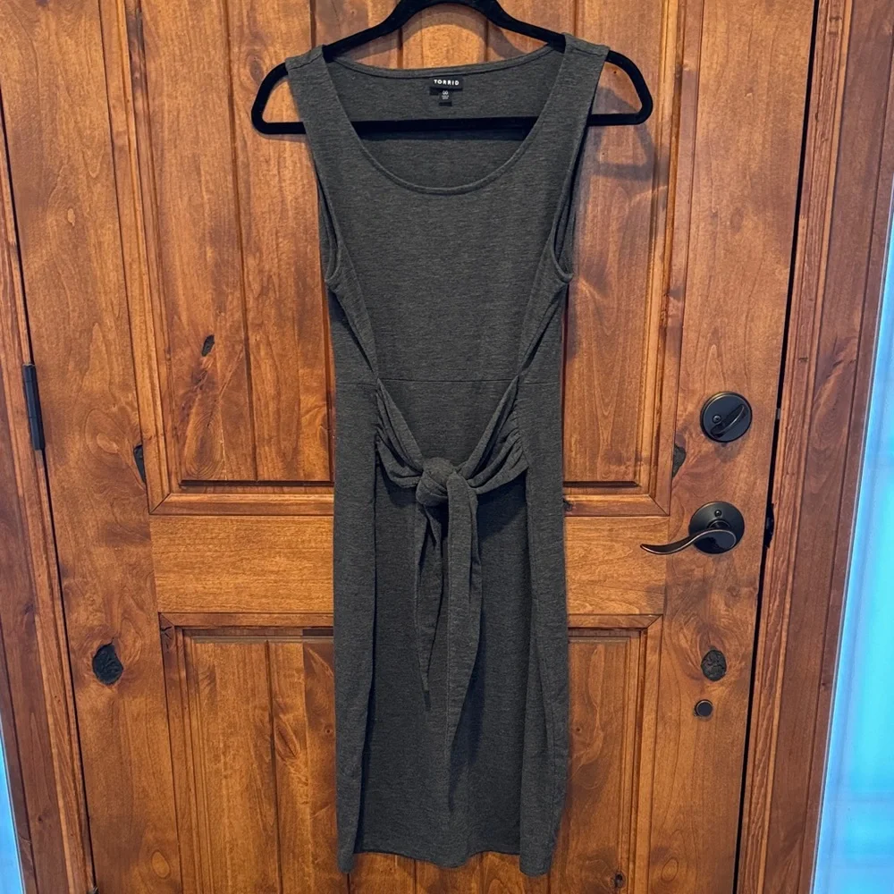 Torrid Gray Sleeveless Midi Dress - Picture 1 of 7